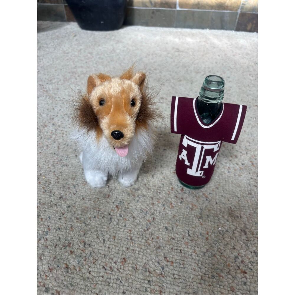 Texas A&M Aggies Plush Dog Figure With Mini Jersey Bottle Koozie Decor Set